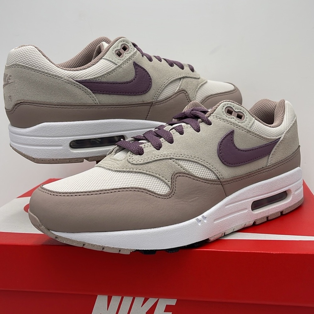 Nike Men’s Nike Air Max 1 SC
Light Bone/Phantom/ Diffused Taupe/Violet Dust - Picture 5 of 14